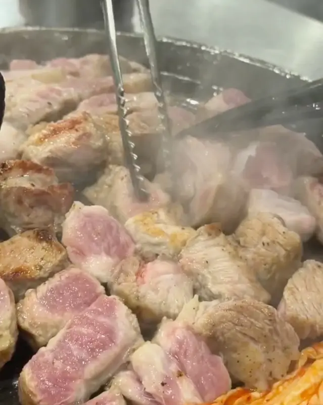 잘 구워진 삼겹살