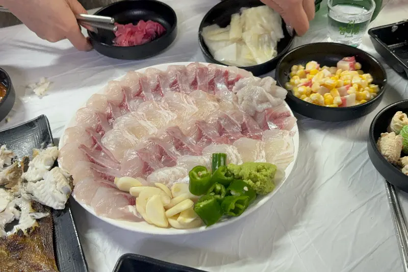 방어회와 곁들여 먹기 좋은 밑반찬들