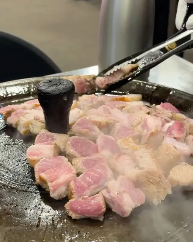 구워지고 있는 돼지고기