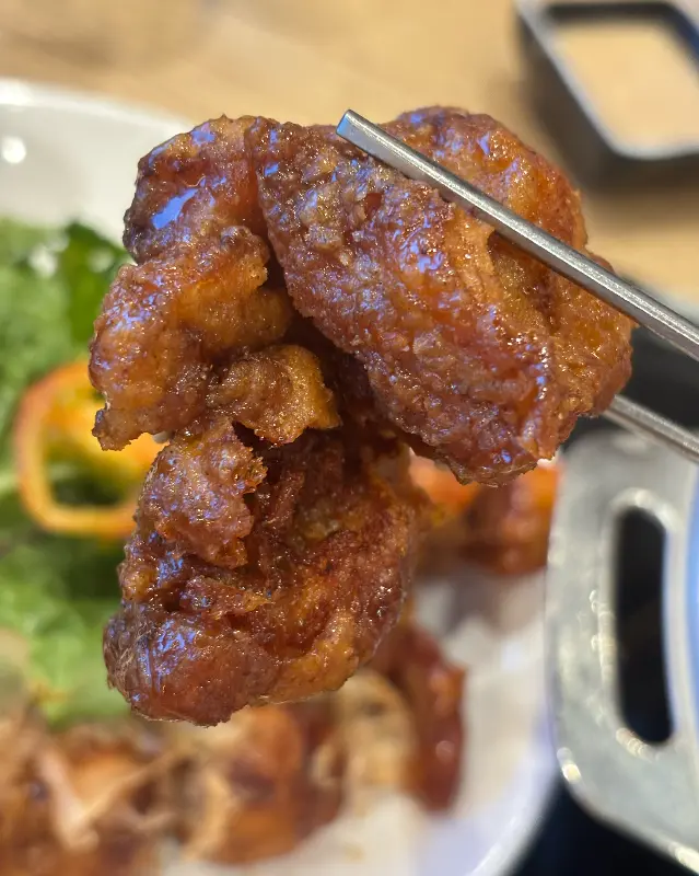 윤기가 흐르는 닭강정