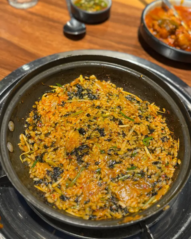 우동 사리를 추가한 닭도리탕