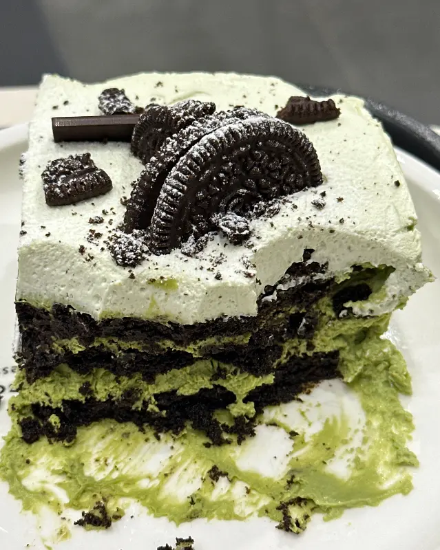 투썸플레이스 케이크와 음료