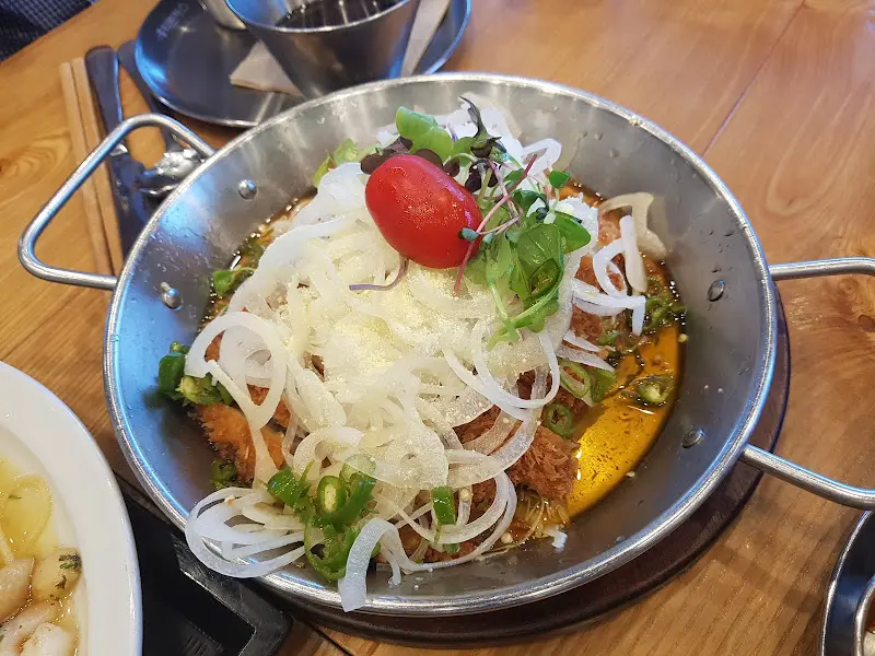 스파이시 어니언 돈까스