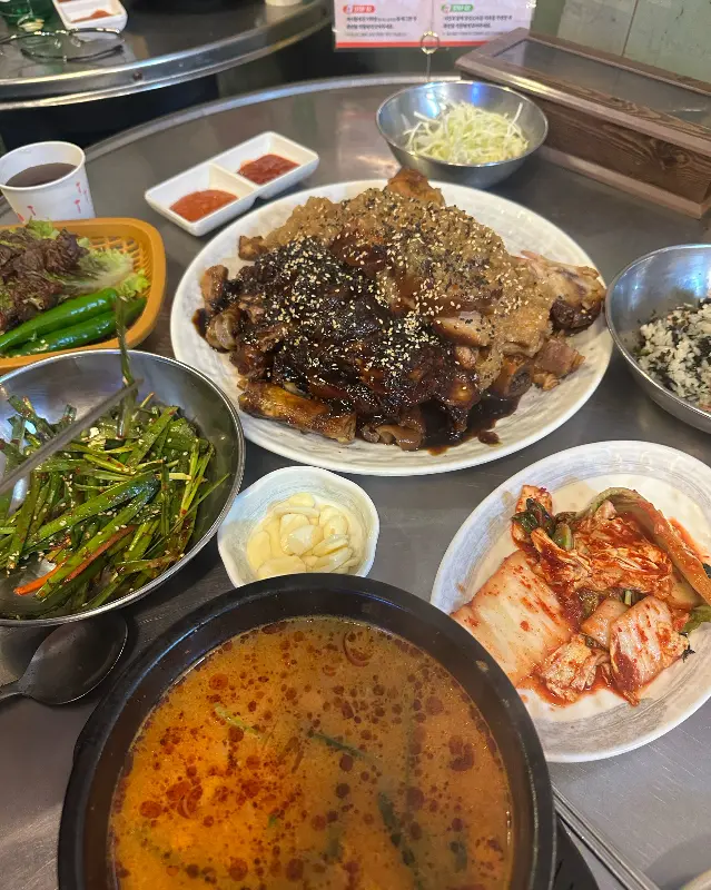 온기족발 한상차림