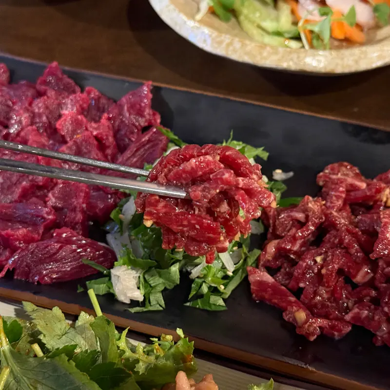 다양한 디자인의 술잔