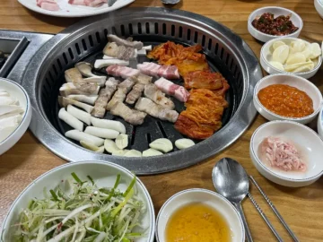 지리산 정기 품은 함양 꿀꿀이, 로컬들의 “된장찌개 성지”에서 맛보는 미식 실험