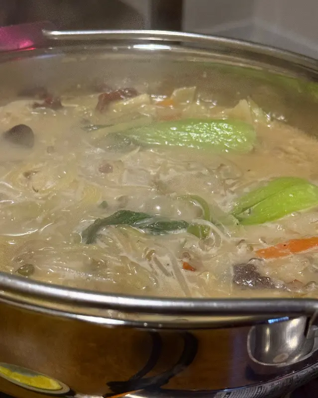 뜨끈한 국물이 땡길 땐 도준 짬뽕탕