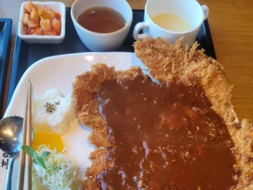 바다 내음 가득한 울산 일산 홍익돈까스에서 맛보는 인생 맛집