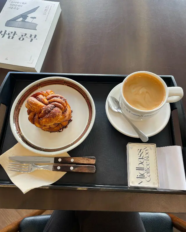 벤자민 커피와 시나몬롤