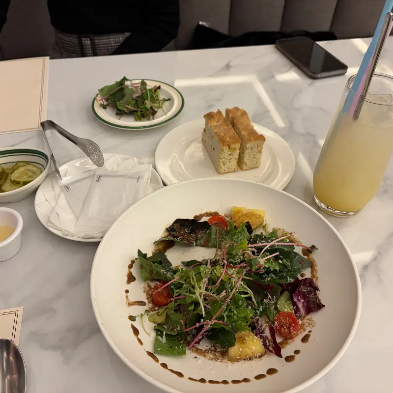 입맛을 돋우는 웰빙 가든 샐러드