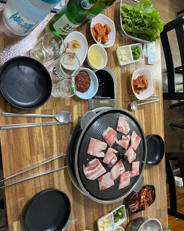 닭볶음탕과 삼겹살