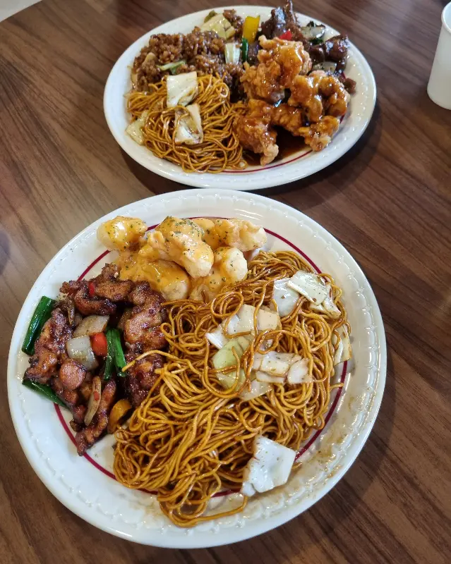 다양한 메뉴를 맛볼 수 있는 플레이트 메뉴