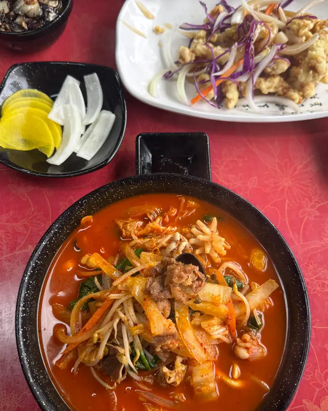 짬뽕과 탕수육의 환상적인 조합