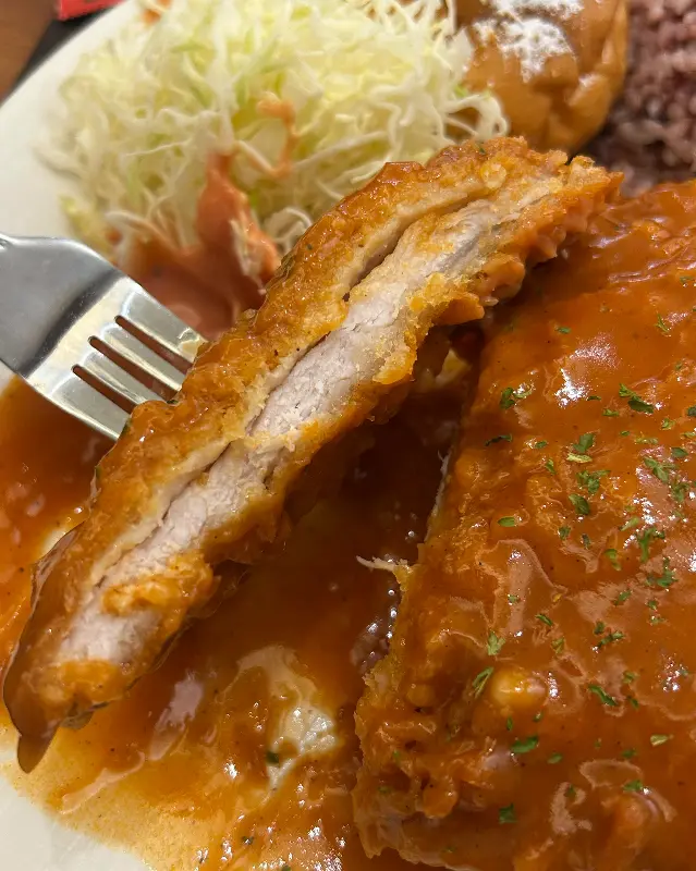 두툼한 돈까스 고기