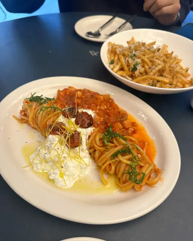 스타라차 토마토 파스타와 트러플 프라이