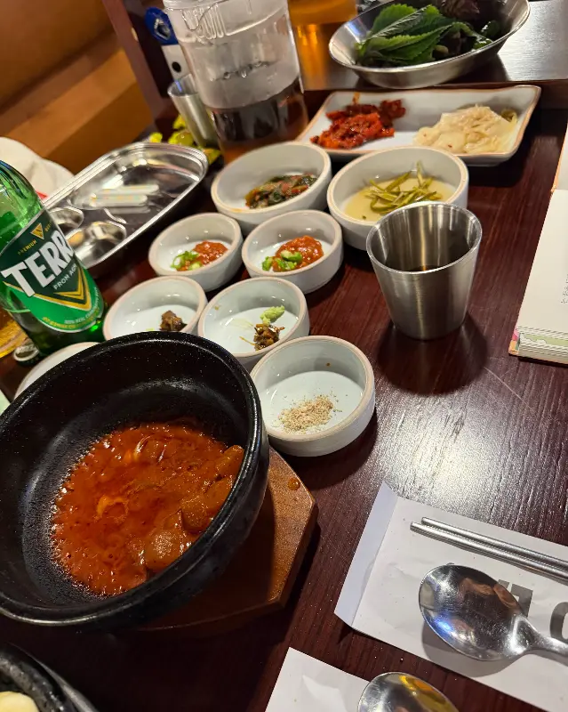 정갈하게 차려진 밑반찬