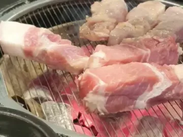부안에서 맛보는 서울 본점의 감동, 원조부안집 부안점: 현지인이 추천하는 돼지고기 맛집 여행