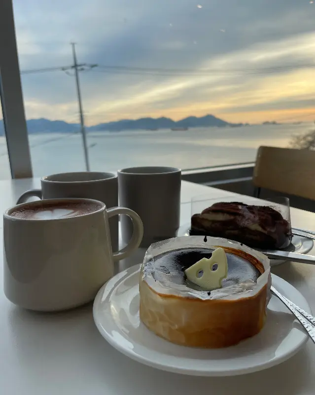 카페 내부 인테리어