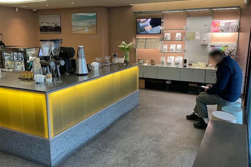 커피몽타쥬 내부