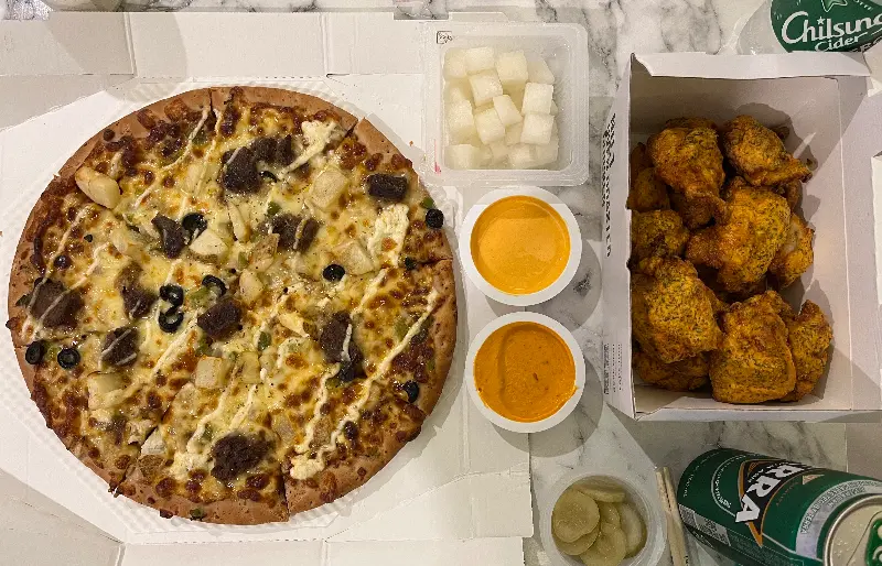 치킨과 피자, 콜라