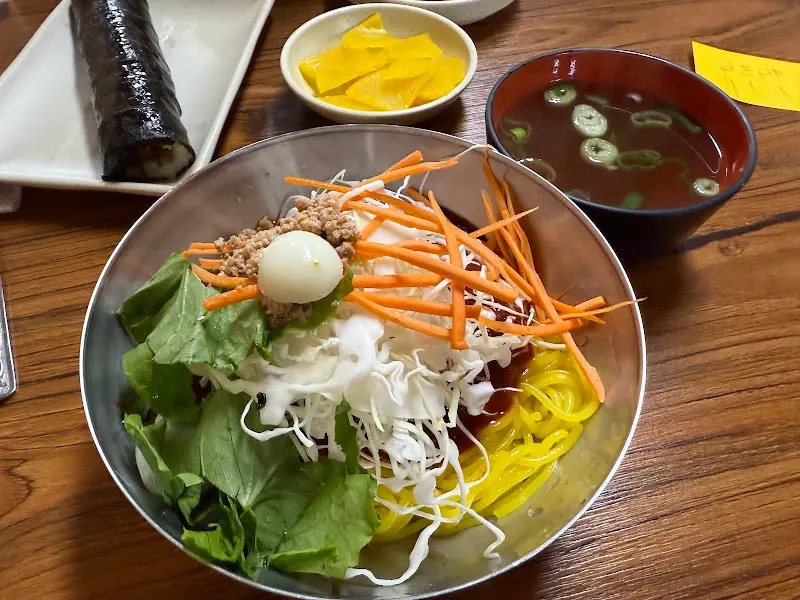 풍미당의 비빔쫄면과 김밥