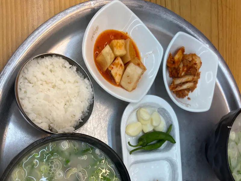 소머리 곰탕과 깍두기