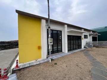 파도 소리 들으며 힐링하는 제주 조천의 숨은 오션뷰 맛집, 카페 시소