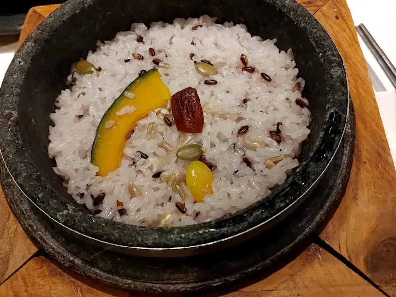 돌솥밥의 황홀한 비주얼