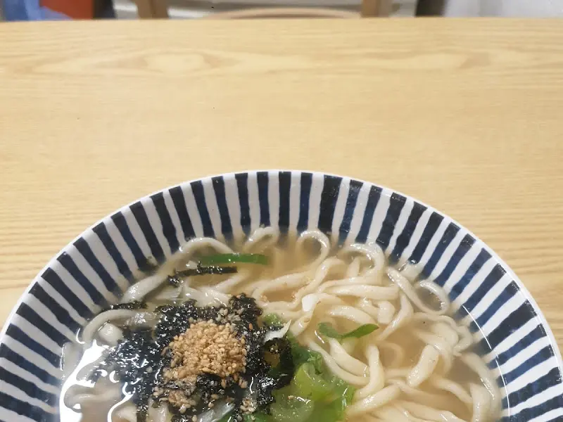 탱글탱글한 면발이 살아있는 손칼국수