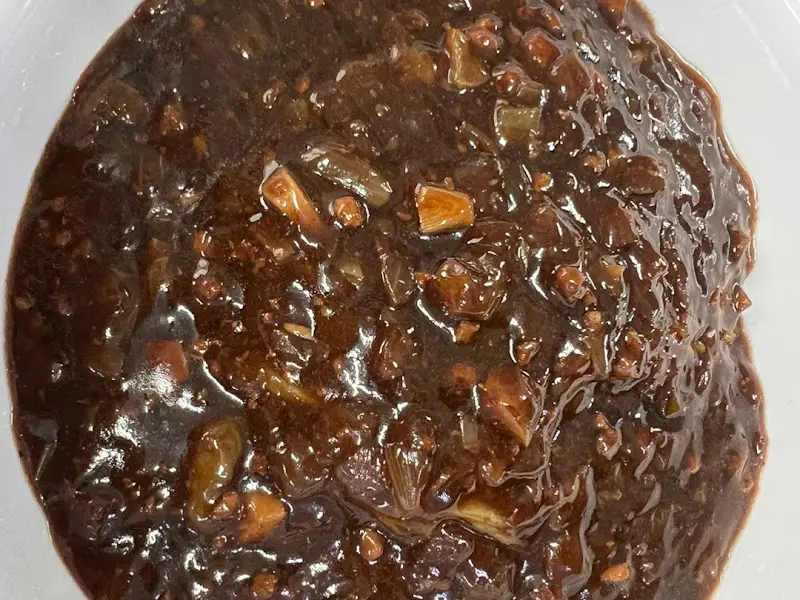 윤기 좔좔 흐르는 산왕반점 짜장면