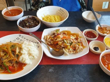 오래된 기억을 되살리는 마포 맛집, 하오하오 그옛날 손짜장에서 맛보는 추억