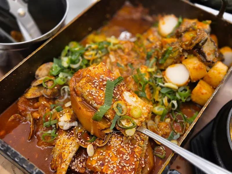 갈치조림 속 갈치와 가래떡