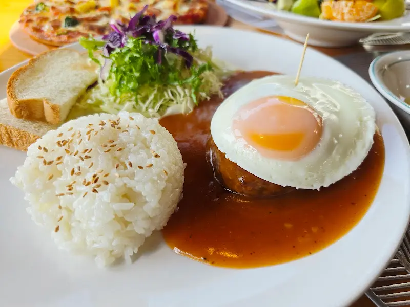 윤기가 자르르 흐르는 한우 갈빗살 함박스테이크