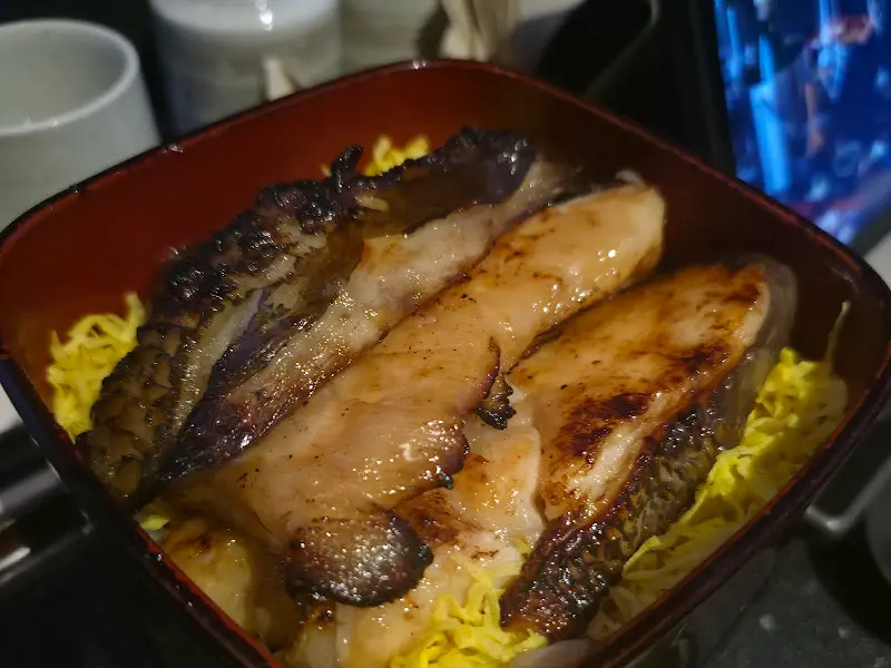 겉바속촉의 정석, 히츠마부시