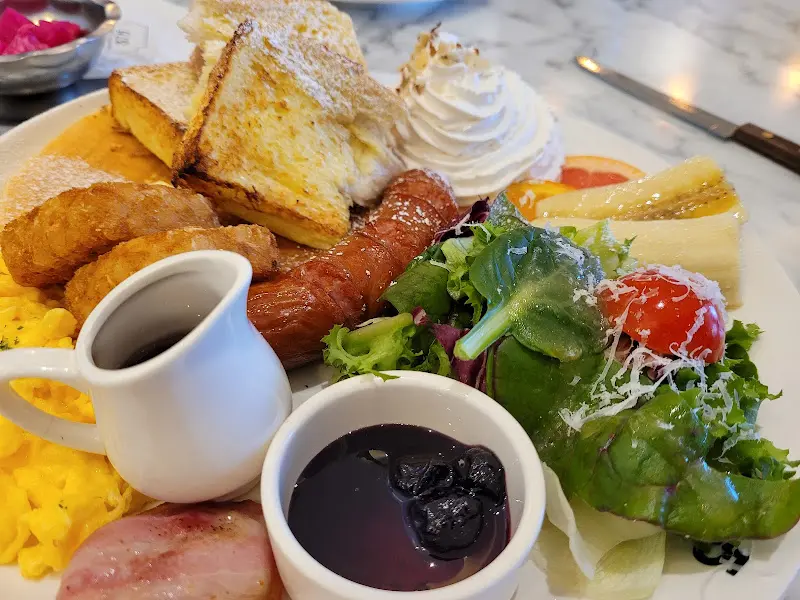 푸짐한 브런치 한 상 차림