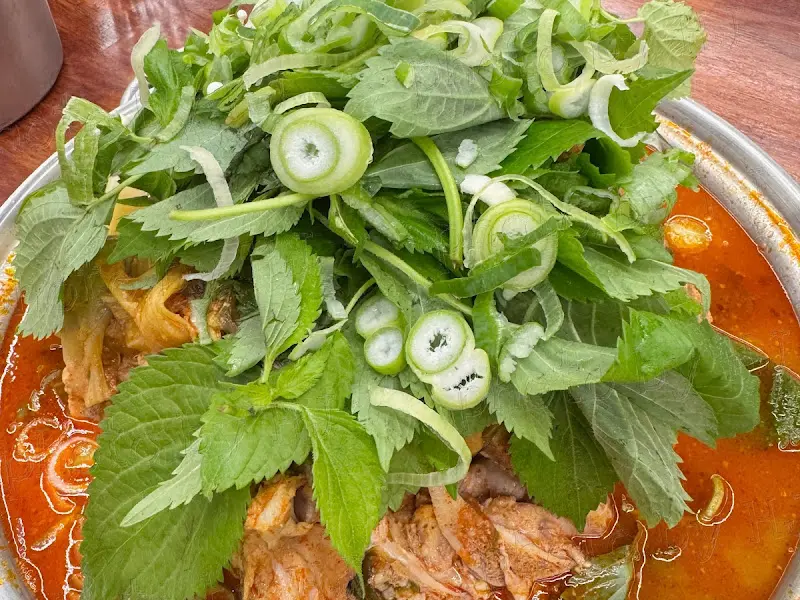 푸짐한 묵은지 감자탕