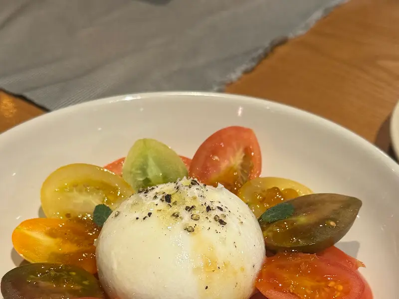 카프레제 샐러드