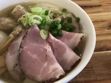 자양동 골목길 숨은 완탕 맛집, 라멘다이야에서 만난 과학적 라멘의 향연