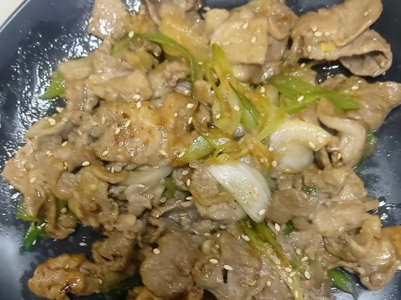 윤기가 자르르 흐르는 돼지 불고기