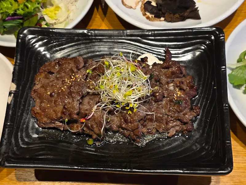 먹음직스러운 떡갈비