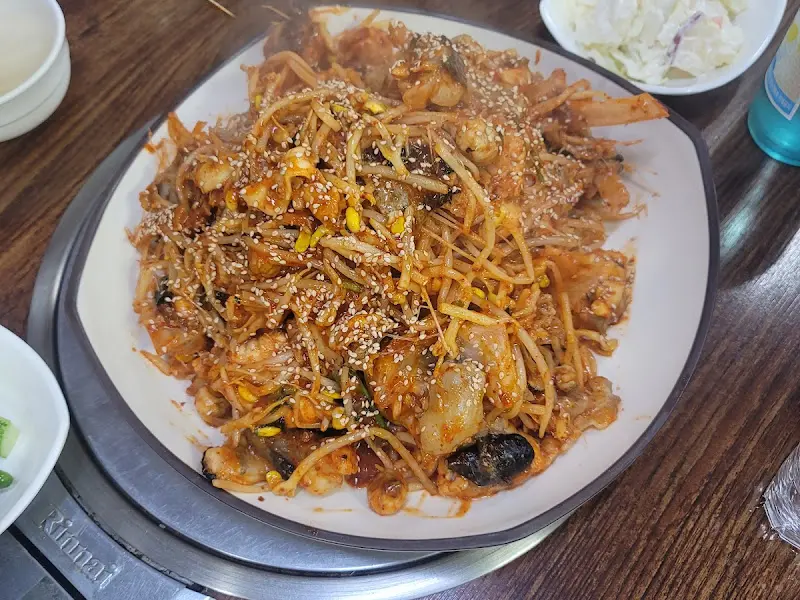 맛있게 볶아진 볶음밥