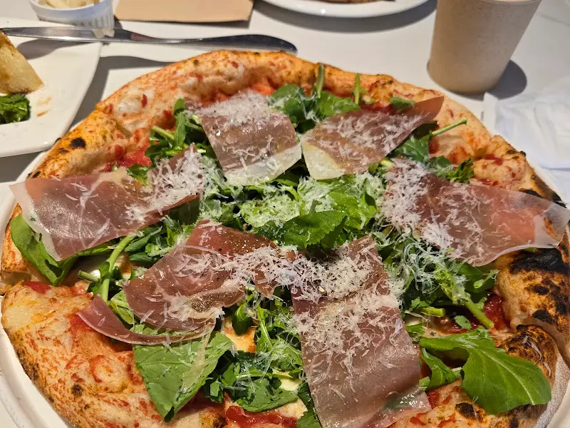 프로슈토 피자의 아름다운 자태
