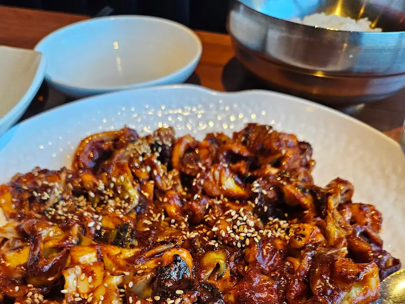 윤기가 흐르는 쭈꾸미 볶음