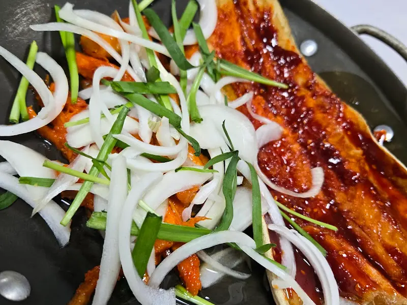 윤기가 흐르는 더덕구이