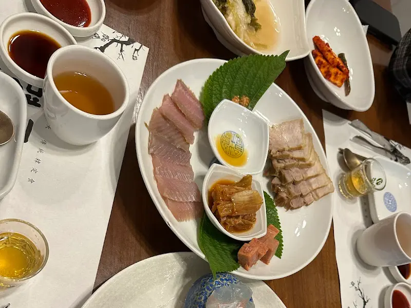 다채로운 구성의 한 상