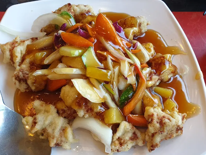 윤기가 흐르는 탕수육의 단면