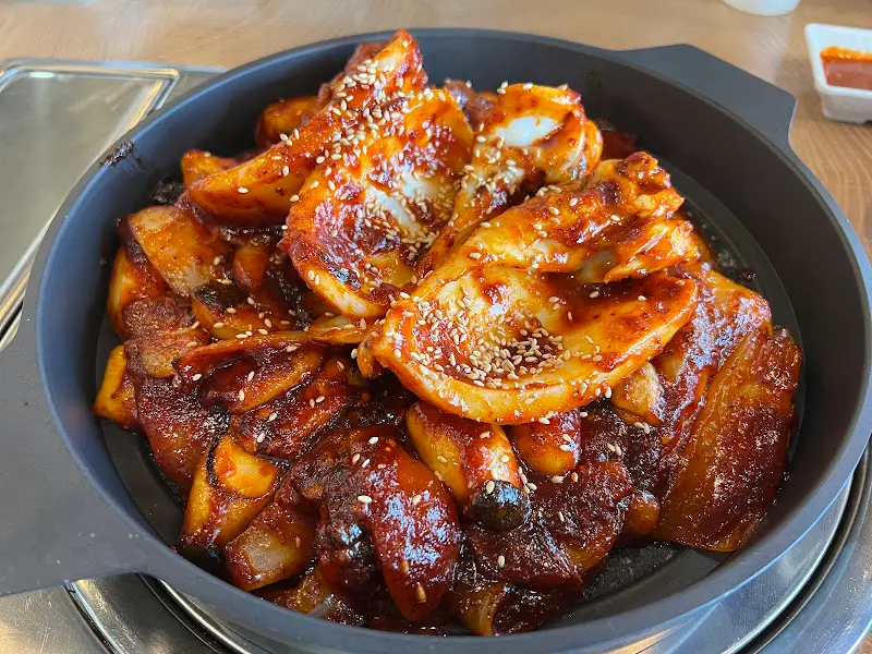 매콤한 갑오징어 볶음 근접샷