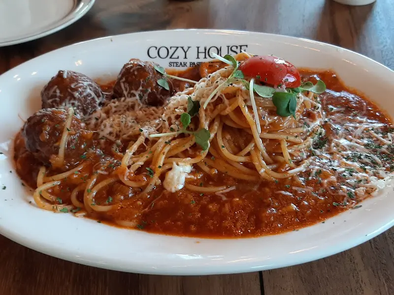 Cozy House의 미트볼 스파게티