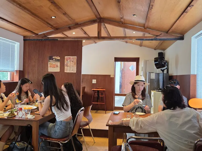 수선화식당 내부