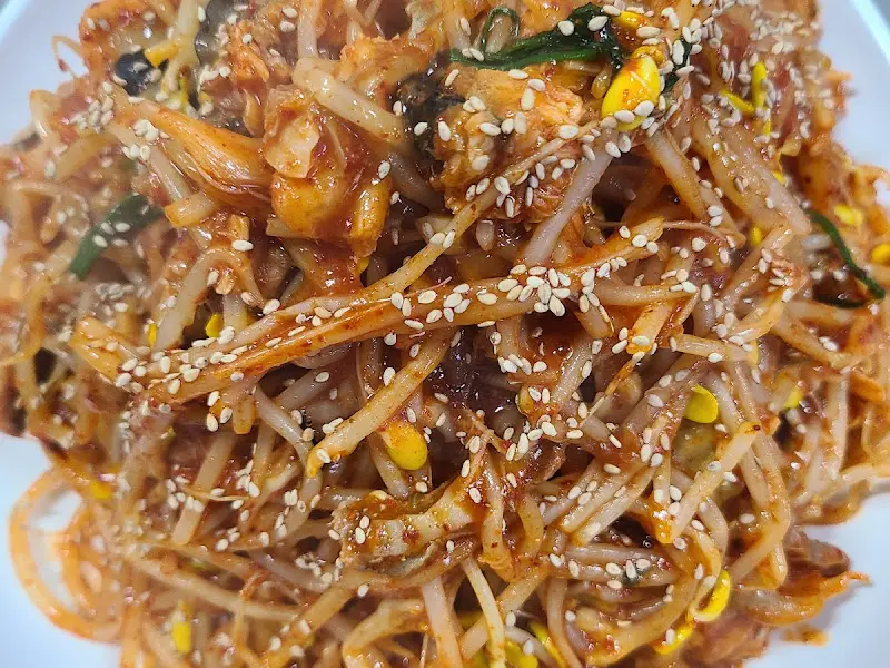 깨가 듬뿍 뿌려진 아귀찜